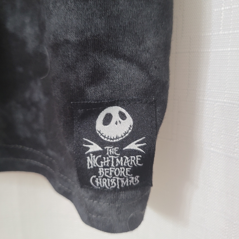 NWT Disney Women’s Nightmare Before Christmas Mineral Wash Graphic Tee Large - Picture 7 of 10